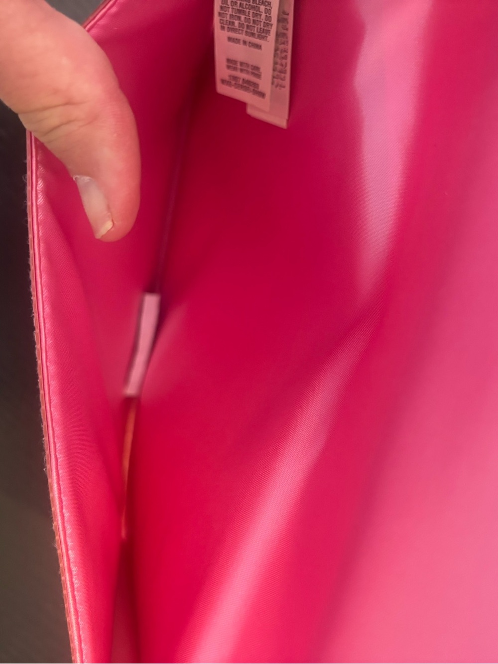 Ted Baker NWOT Gloss Pink Patent Envelope Clutch with Bow - Picture 4 of 8